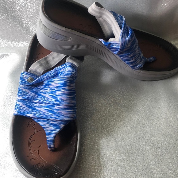 Sandals - Picture 2 of 3